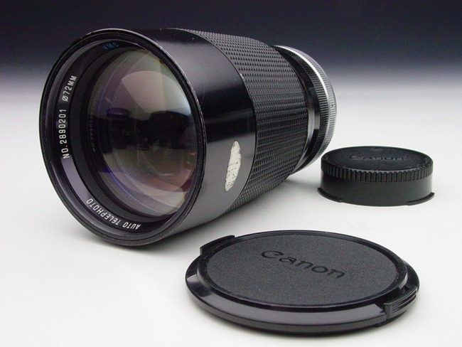 Vivitar Series 1 200 mm f/ 3.0