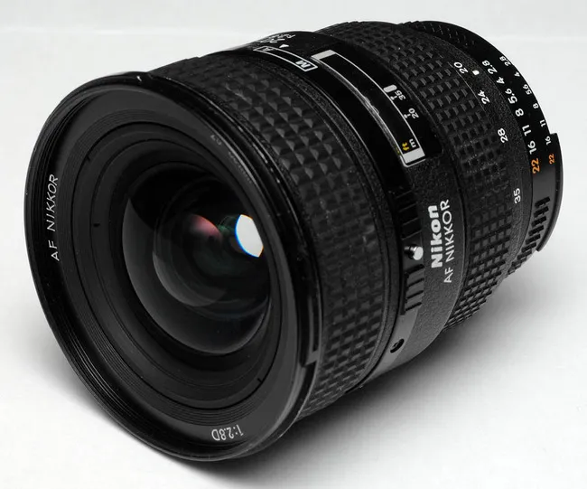 Nikon AF Nikkor 20-35 mm f/ 2.8 D