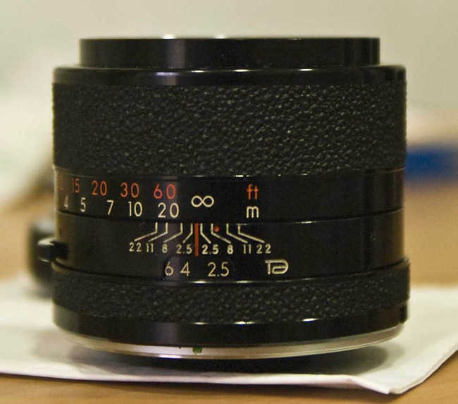Tamron 105 mm f/ 2.5 Adaptall model CT-105