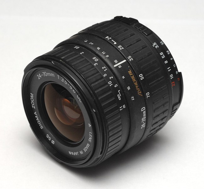 Sigma 24-70 mm f/ 3.5-5.6 UC