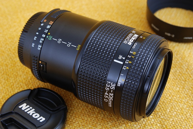 Nikon AF Nikkor 35-105 mm f/ 3.5-4.5 D