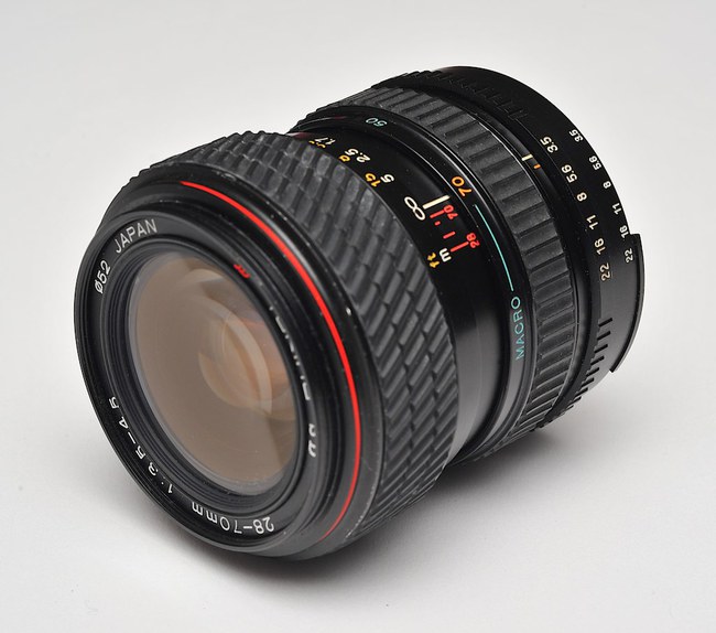 Tokina SD 28-70 mm f/ 3.5-4.5 SZ-X 270