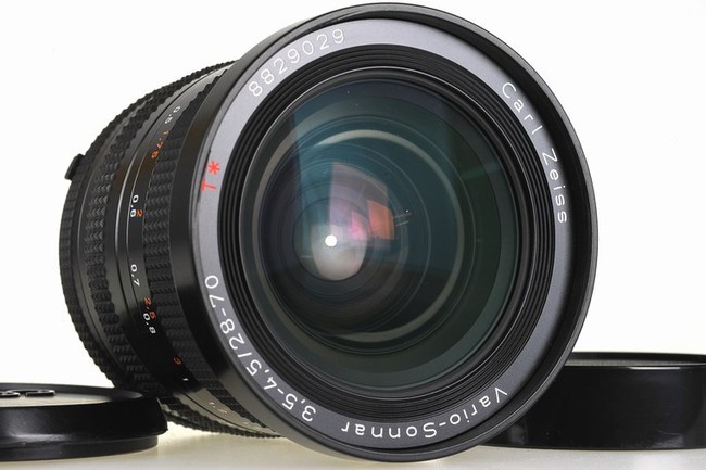 Carl Zeiss Vario-Sonnar T* 28-70 mm f/ 3.5-4.5 C/Y