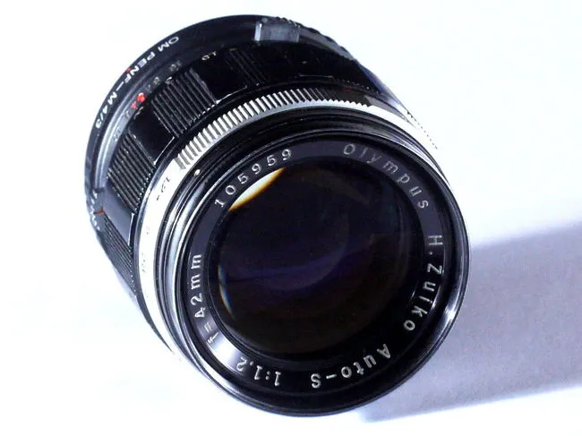 Olympus H.Zuiko Auto-S 42 mm f/ 1.2