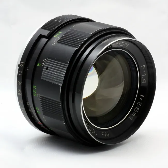 Revuenon 55 mm f/ 1.4 Auto (2)