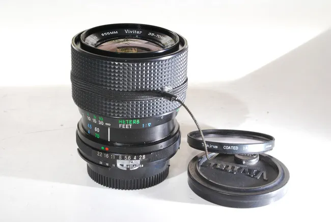 Vivitar 35-70 mm f/ 2.8-3.8