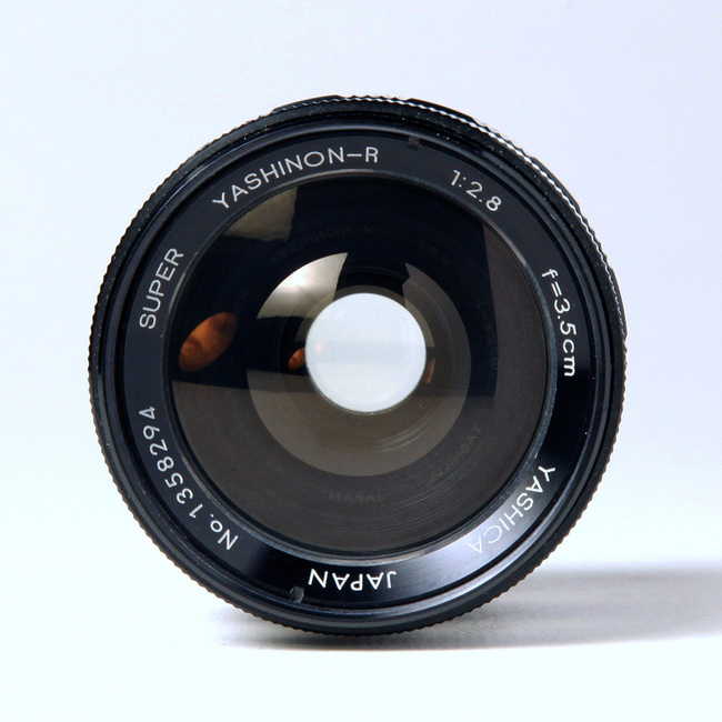 Yashica Super Yashinon-R 35 mm f/ 2.8