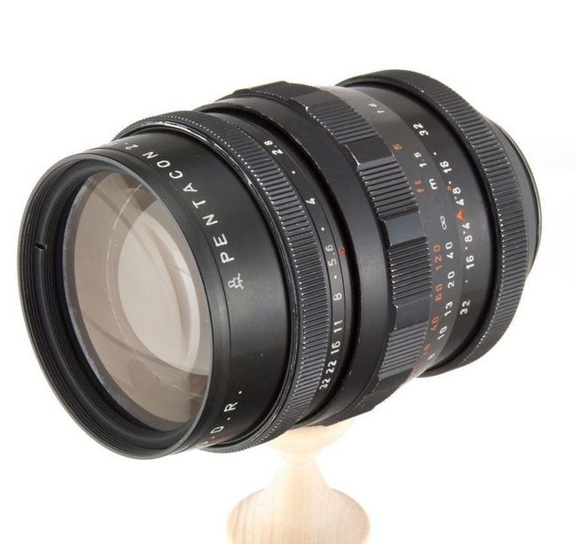 Pentacon 135 mm f/ 2.8 (preset)