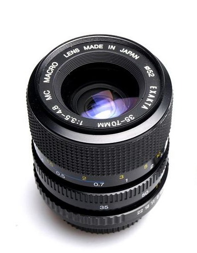 Exakta 35-70 mm f/ 3.5-4.8 MC Macro