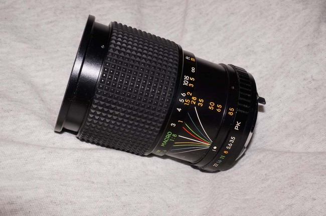 Sears 28-85 mm f/ 3.5-4.5 MC auto zoom