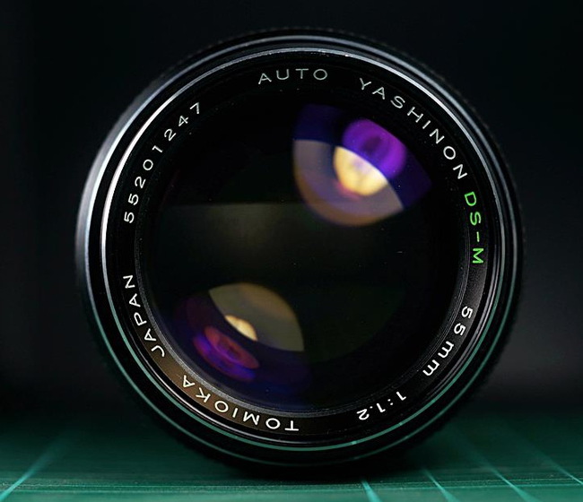 Yashinon DS-M 55 mm f/ 1.2 Tomioka Auto