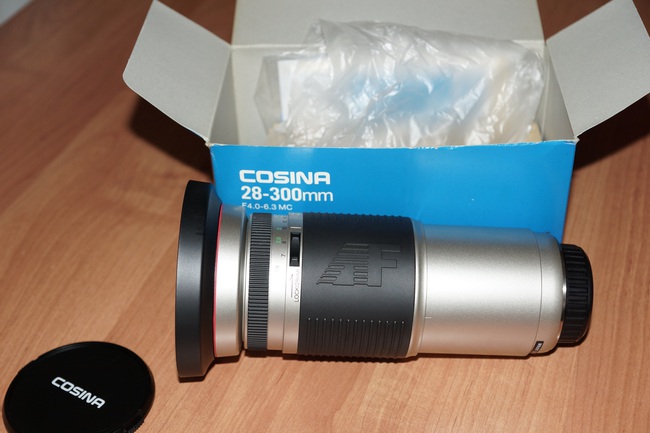 Cosina AF 28-300 mm f/ 4.0-6.3 MC