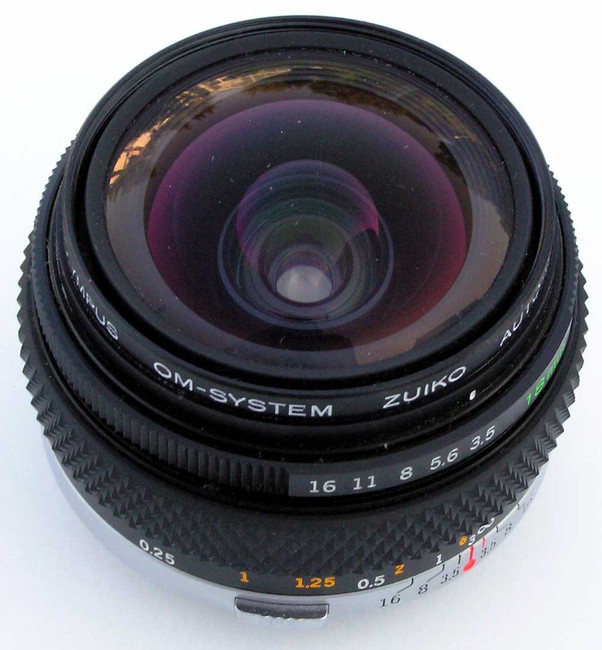 Olympus OM-System Zuiko Auto-W 18 mm f/ 3.5
