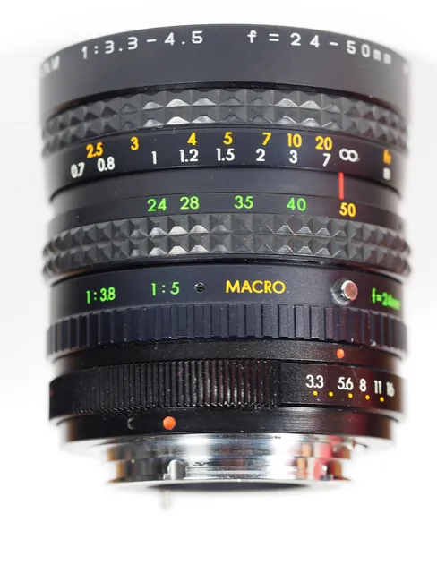 Makinon 24-50 mm f/ 3.3-4.5 MC Auto Zoom
