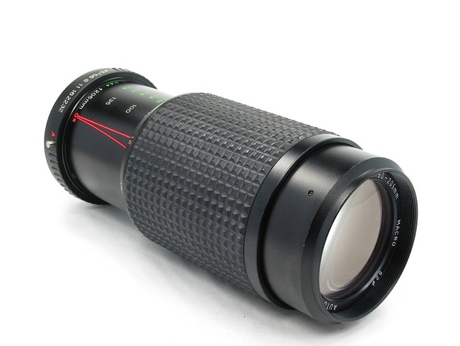 Revuenon 80-205 mm f/ 4.5 Macro Auto MCE