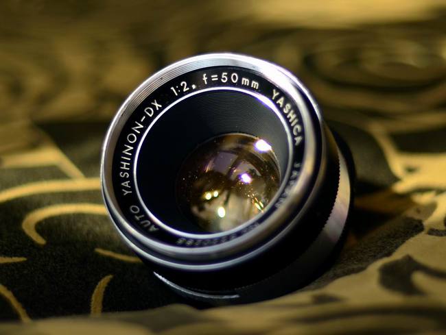 Yashica Yashinon-DX 50 mm f/ 2 Auto