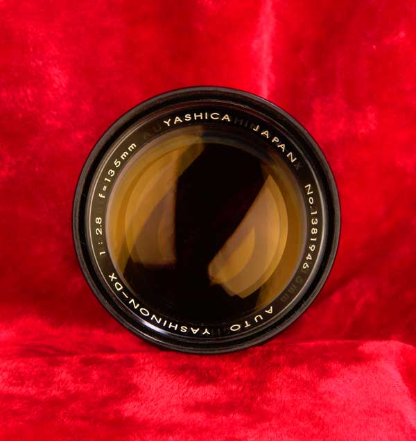 Yashica Yashinon-DX 135 mm f/ 2.8 Auto