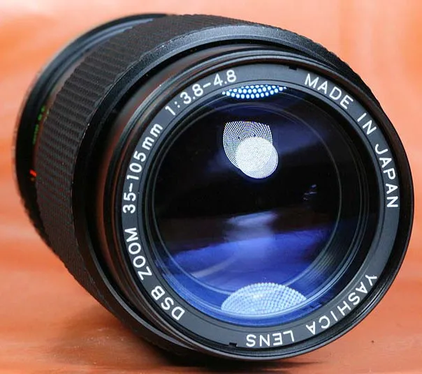 Yashica DSB 35-105 mm f/ 3.8-4.8