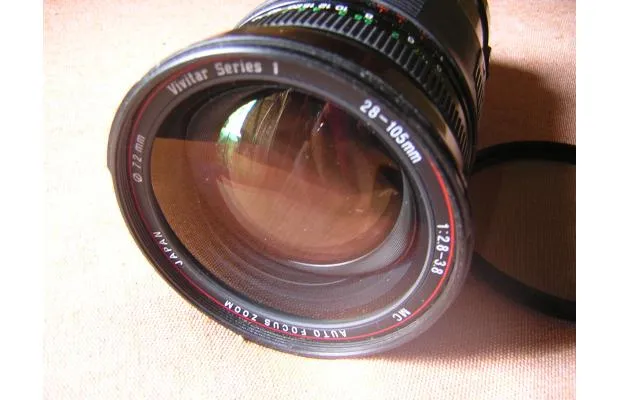 Vivitar Series 1 28-105 mm f/ 2.8-3.8 MC AF