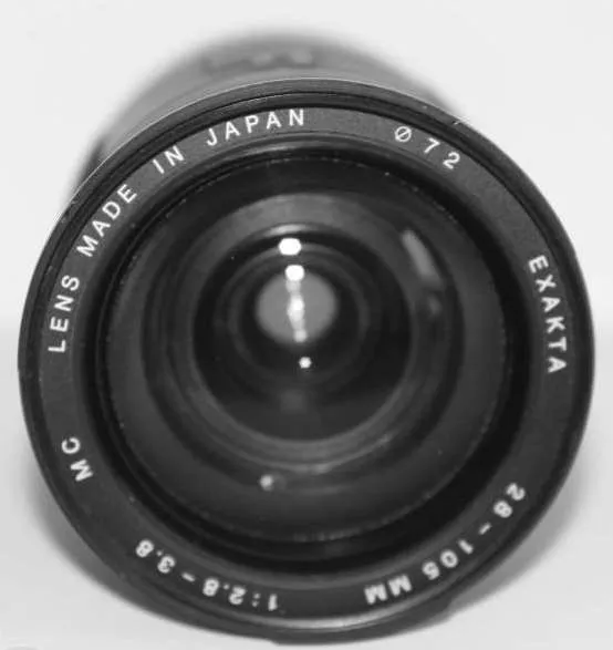 Exakta 28-105 mm f/ 2.8-3.8 MC AF