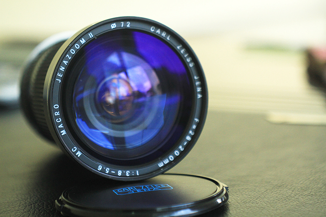 Carl Zeiss Jena 28-200 mm f/ 3.8 MC Macro Jenazoom II