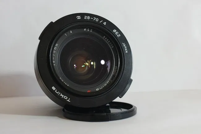 Tokina 28-70 mm f/ 4 RMC II