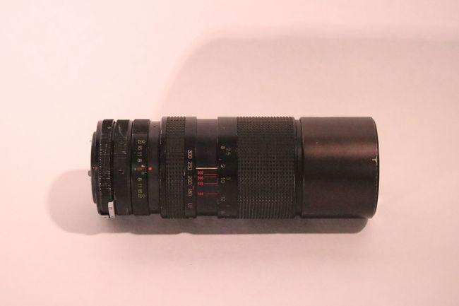 Vivitar 100-300 mm f/ 5