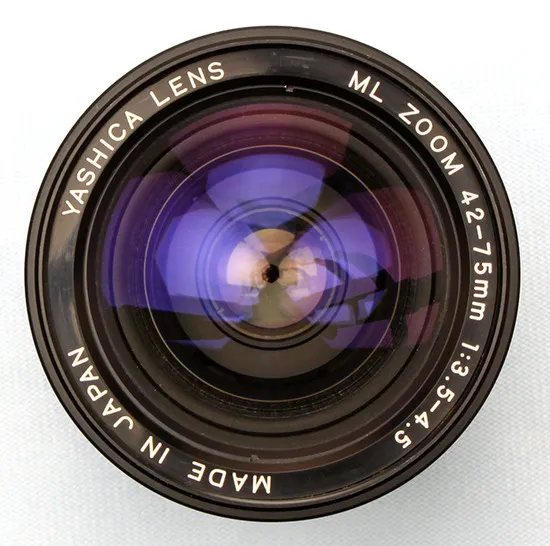 Yashica ML Zoom 42-75mm f/ 3.5-4.5