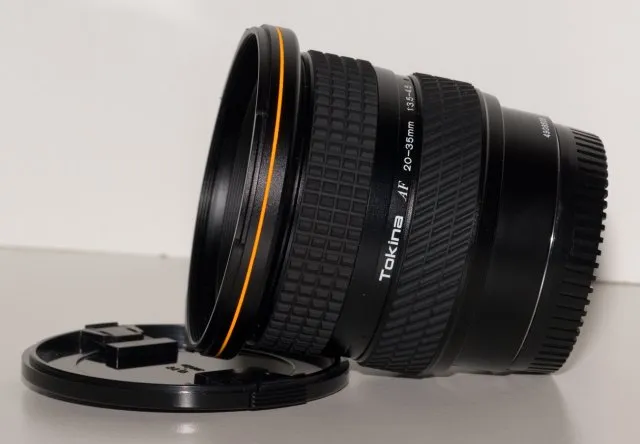 Tokina AF 20-35 mm f/ 3.5-4.5 II