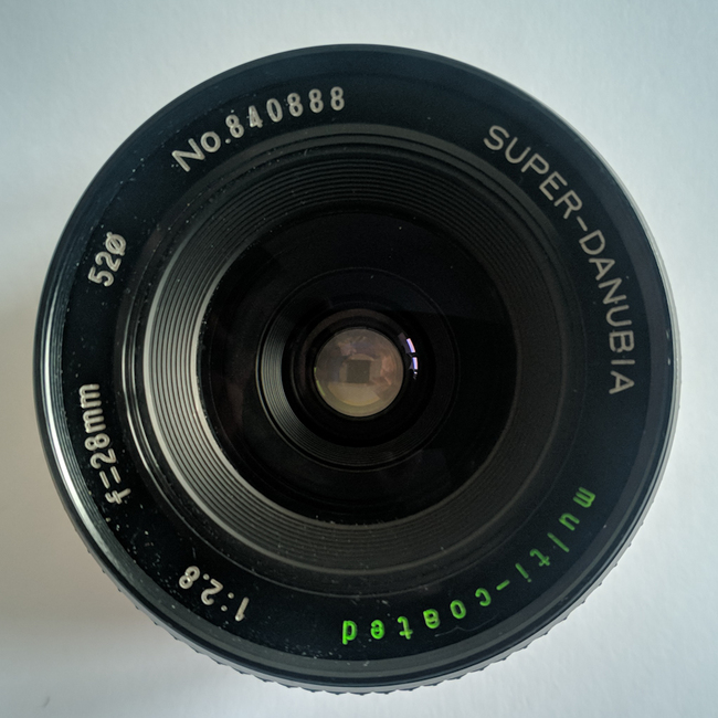Danubia Super 28 mm f/ 2.8 MC 52Ø