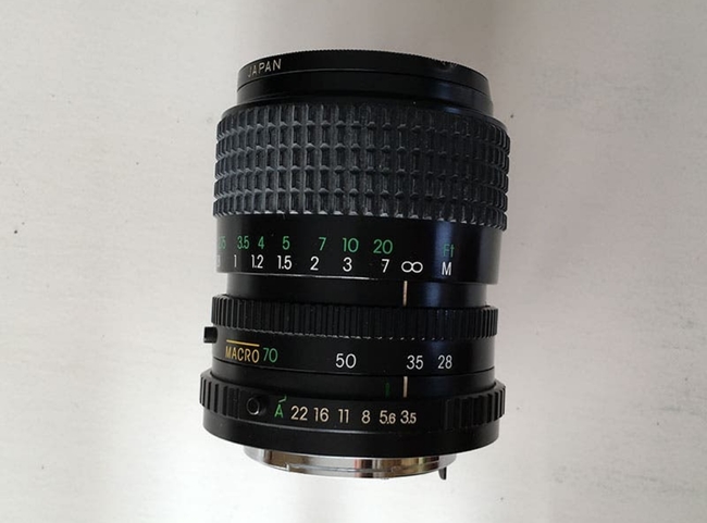Tokura 28-70 mm f/ 3.5-4.8 MC Macro