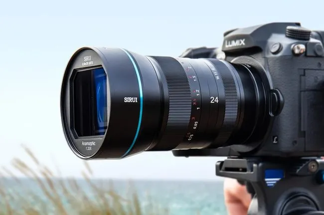 Sirui 24mm f/2.8 Anamorphic Lens