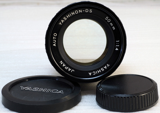 Yashica Yashinon-DS 50 mm f/ 1.4
