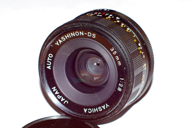 Yashica Auto Yashinon-DS 35 mm f/ 2.8
